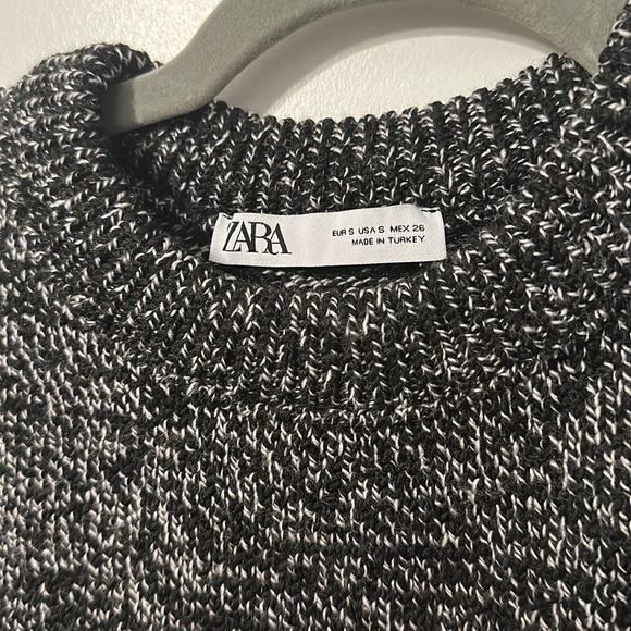ZARA | OVERSIZED TWISTED YARN KNIT VEST - Picture 8 of 11